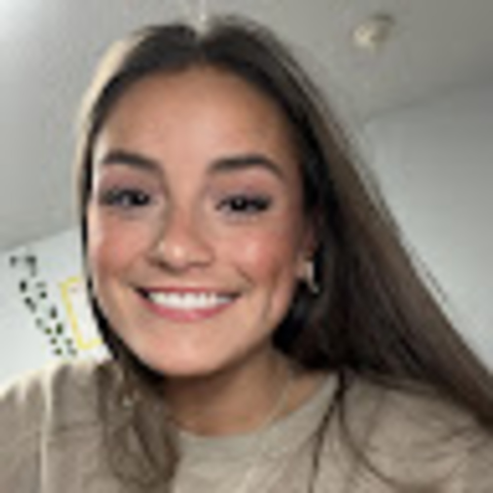 Meet your Posher, Alexis